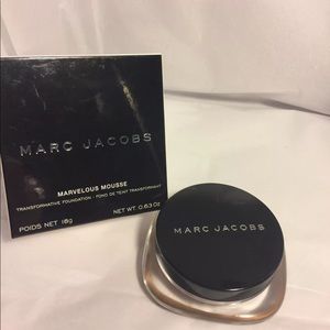 Marc Jacobs Marvelous Mousse Foundation